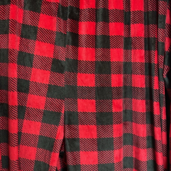 NWT Family Matching pajamas Dad Size Large Color Plaid Red & Black - Picture 6 of 8